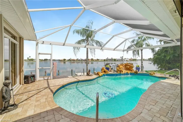 849 SE 3rd TER, CAPE CORAL FL 33990