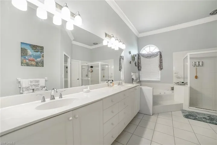 849 SE 3rd TER, CAPE CORAL FL 33990