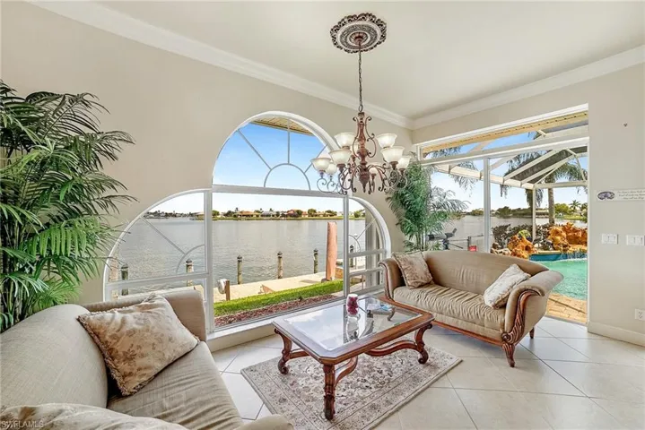 849 SE 3rd TER, CAPE CORAL FL 33990