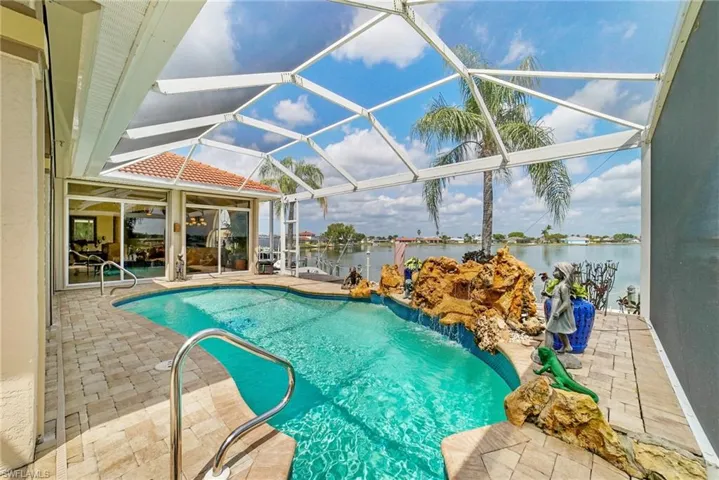 849 SE 3rd TER, CAPE CORAL FL 33990