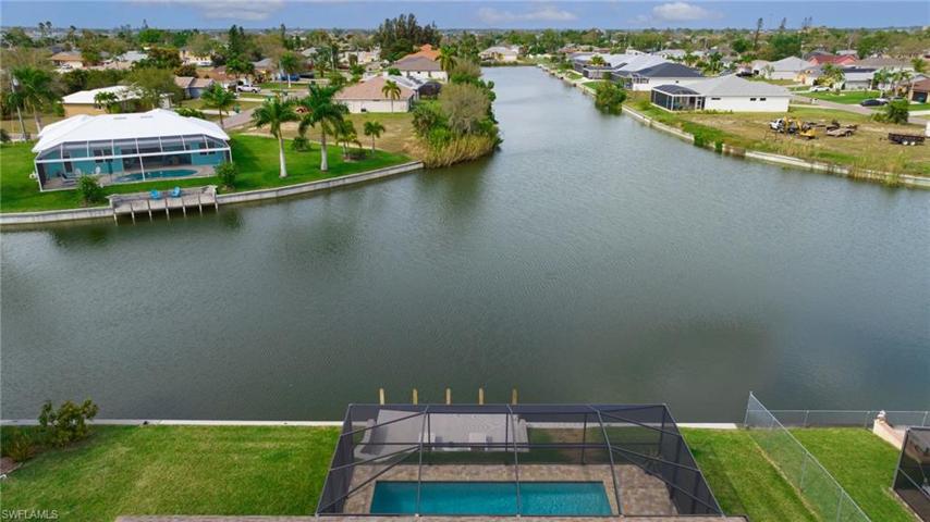 Your own tropical waterfront oasis!