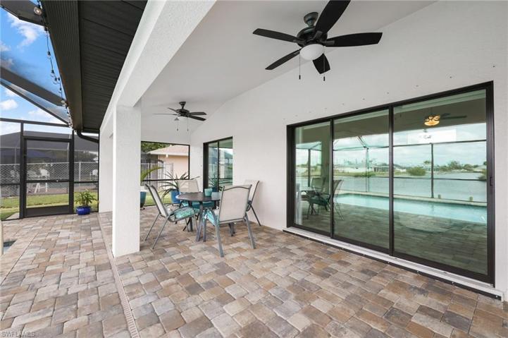 You also get a (third) outdoor dining room option.