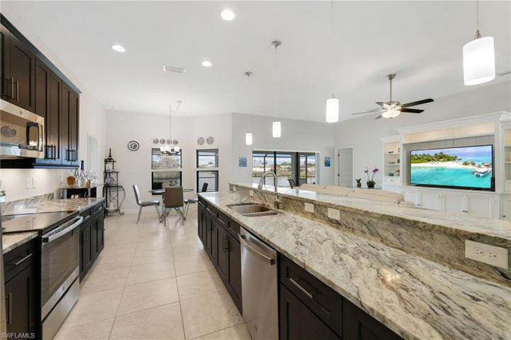 Talk about counter space, WOW!