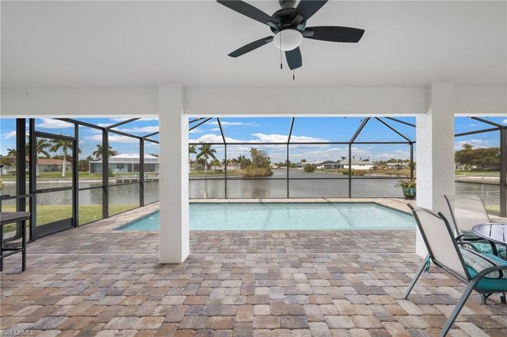And now the jewel of the home. An unbeatable waterfront view!