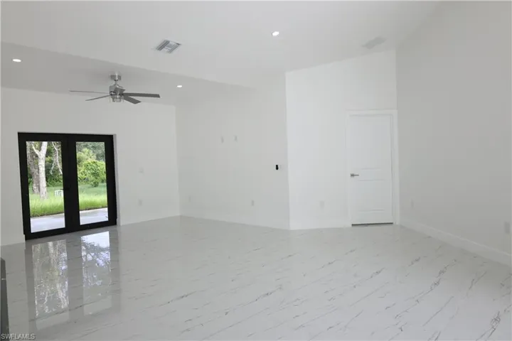 407  Washington  AVE, Lehigh Acres, FL 33972