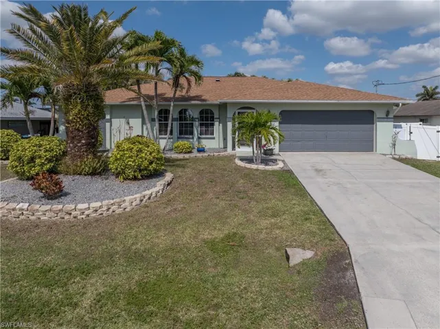 Three Bedroom, Two Bathroom Pool Home