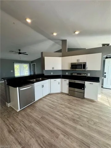 4305 Ne 20th Pl, Cape Coral, Florida 33909