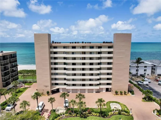 10525  Gulf Shore  DR, Naples, FL 34108