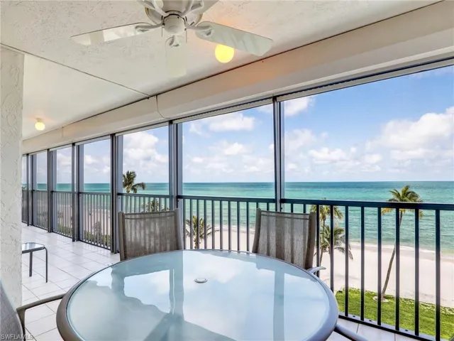 10525  Gulf Shore  DR, Naples, FL 34108
