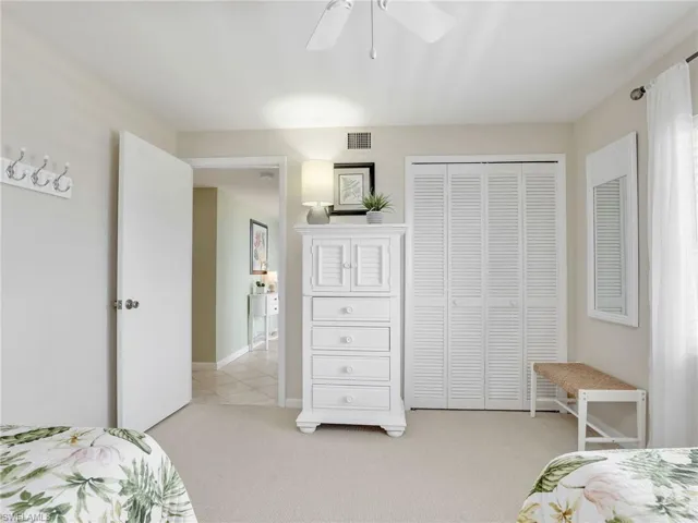 10525  Gulf Shore  DR, Naples, FL 34108