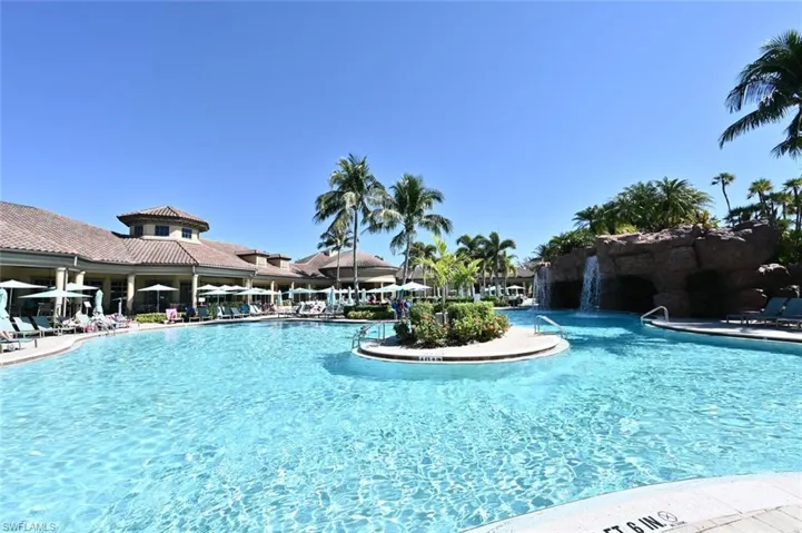 7563  Moorgate Point  WAY, Naples, FL 34113
