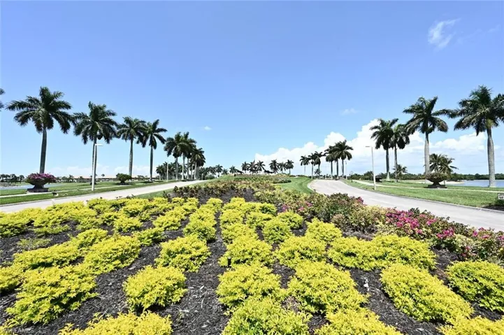7563  Moorgate Point  WAY, Naples, FL 34113