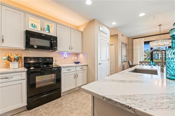 15153 Palmer Lake CIR # 103, NAPLES FL 34109