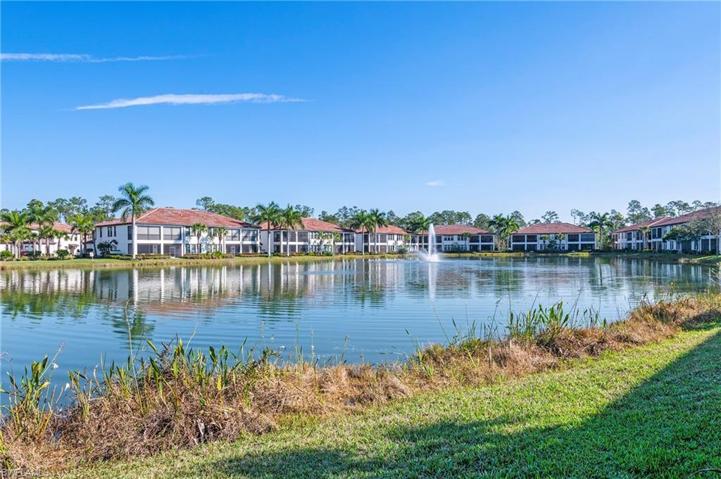 15153 Palmer Lake CIR # 103, NAPLES FL 34109