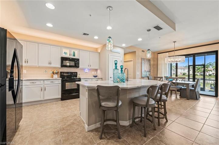 15153 Palmer Lake CIR # 103, NAPLES FL 34109