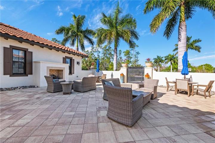15153 Palmer Lake CIR # 103, NAPLES FL 34109