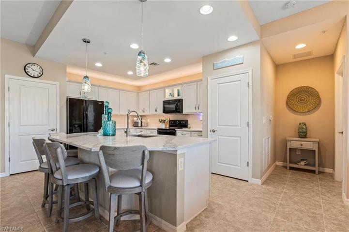 15153 Palmer Lake CIR # 103, NAPLES FL 34109
