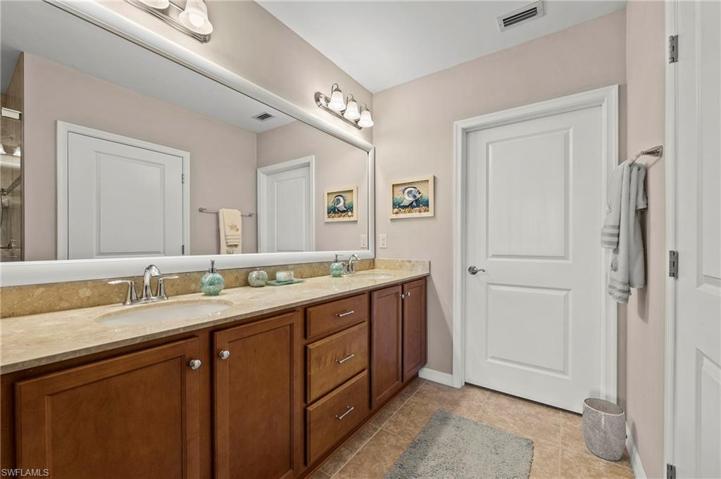 15153 Palmer Lake CIR # 103, NAPLES FL 34109