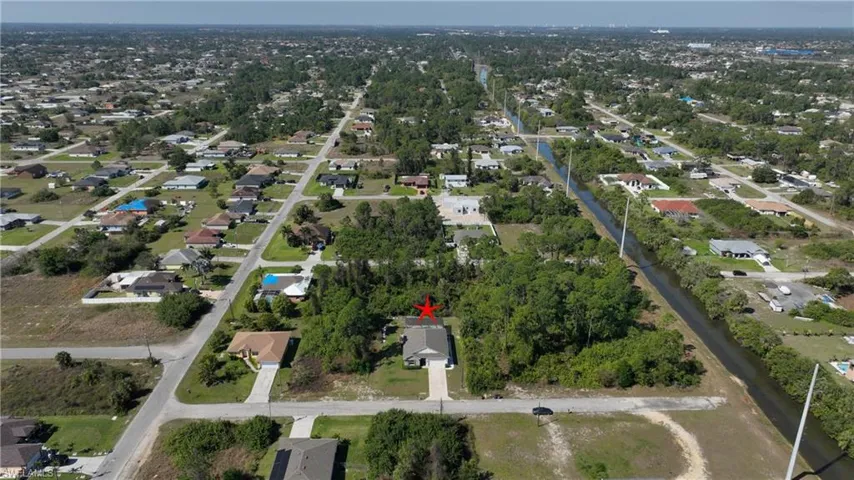 Birds eye view of property