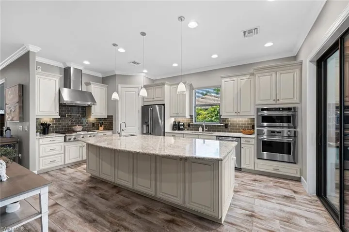 9515 Campanile Cir, Naples, Florida 34114