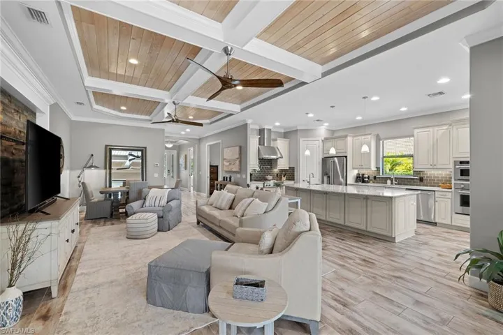 9515 Campanile Cir, Naples, Florida 34114