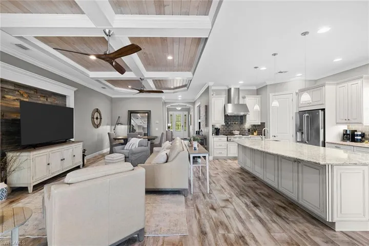 9515 Campanile Cir, Naples, Florida 34114