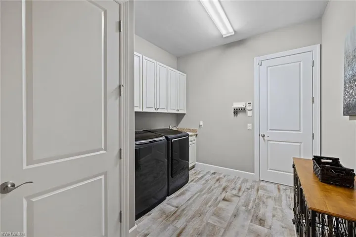 9515 Campanile Cir, Naples, Florida 34114