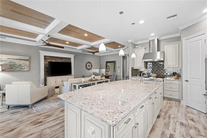 9515 Campanile Cir, Naples, Florida 34114