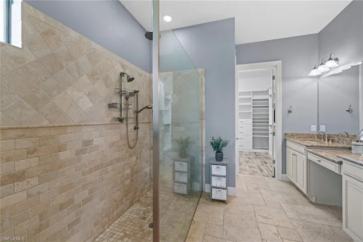 9515 Campanile Cir, Naples, Florida 34114