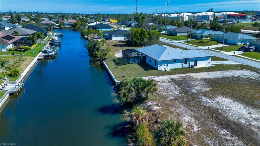 2305 SW 32nd ST, CAPE CORAL FL 33914