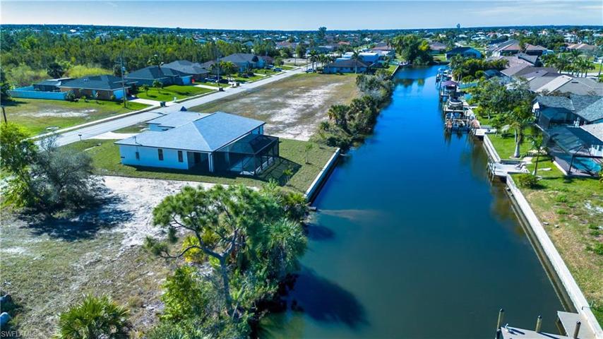 2305 SW 32nd ST, CAPE CORAL FL 33914