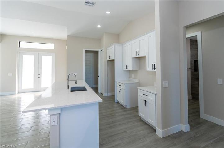 2305 SW 32nd ST, CAPE CORAL FL 33914