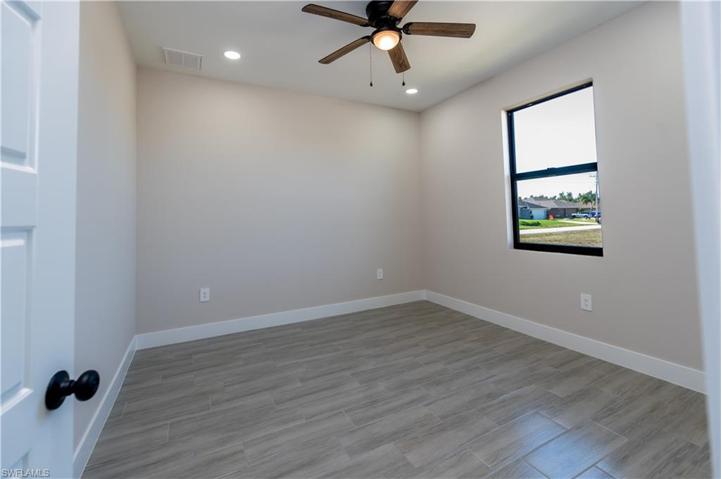 2305 SW 32nd ST, CAPE CORAL FL 33914