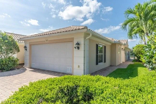 7872 Umberto Ct, Naples, Florida 34114