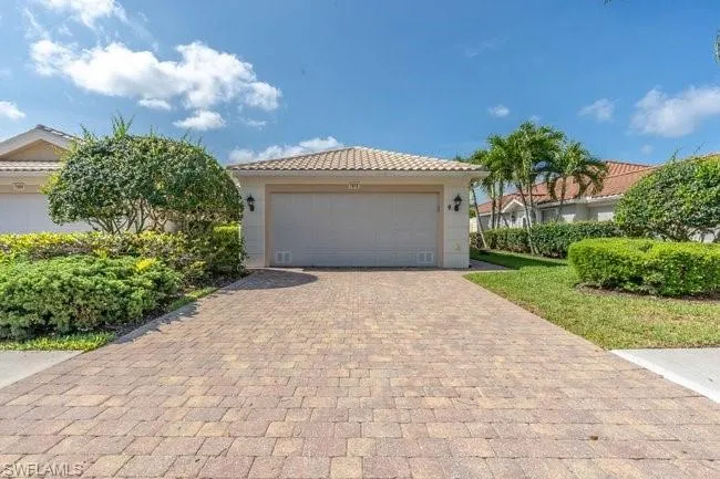 7872 Umberto Ct, Naples, Florida 34114