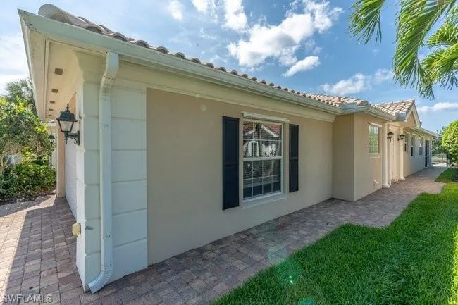 7872 Umberto Ct, Naples, Florida 34114
