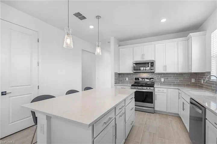 20549 Pebble Glen Dr, Estero, Florida 33928