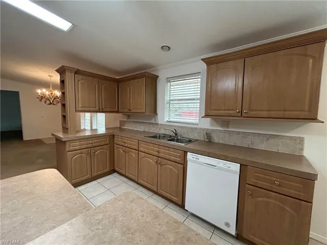 3077  Longview  LN, North Fort Myers, FL 33917