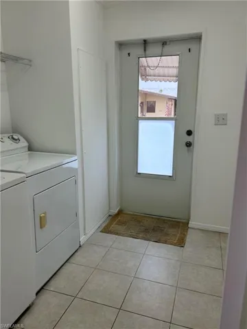 3077  Longview  LN, North Fort Myers, FL 33917