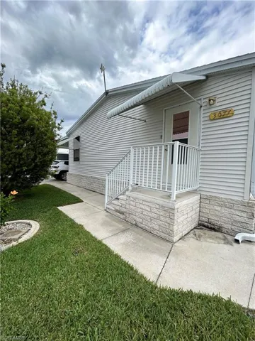 3077  Longview  LN, North Fort Myers, FL 33917