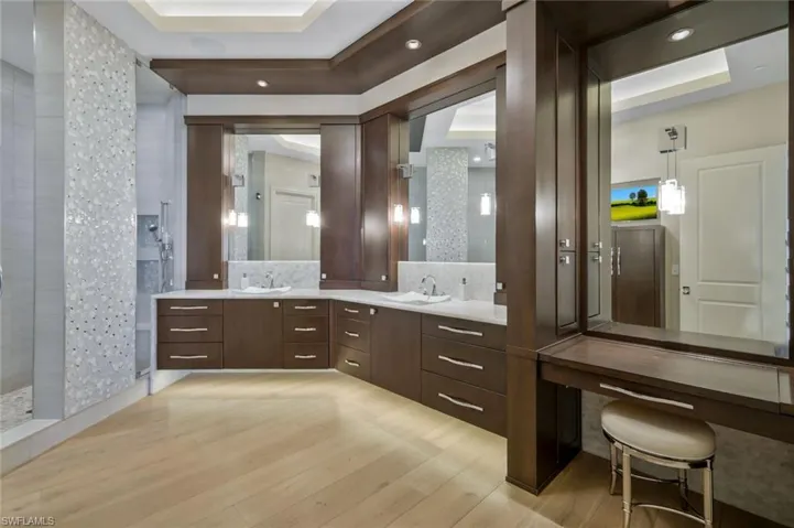Primary en suite bathroom, beautifully updated.