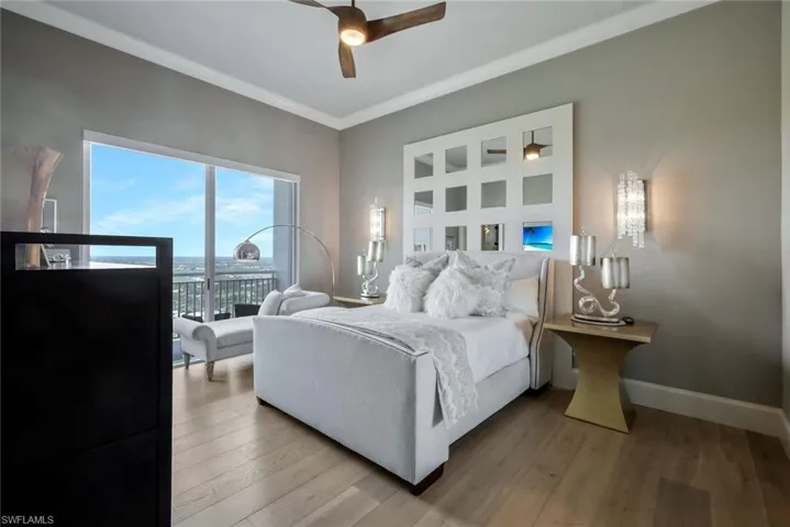 Guest bedroom with ensuite bathroom.