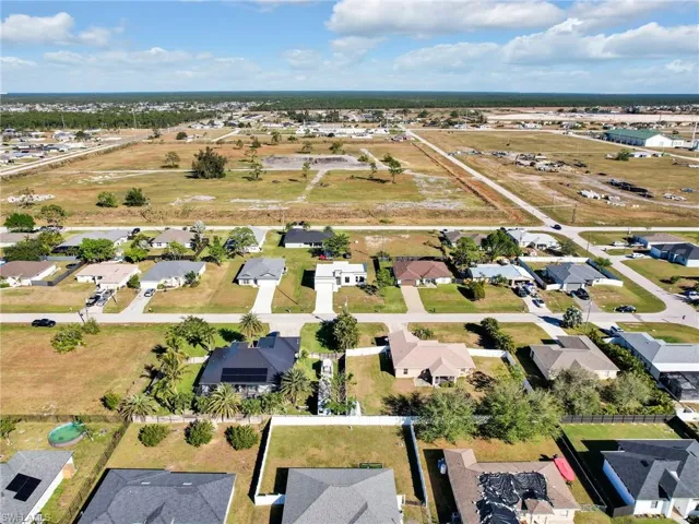 Birds eye view of property