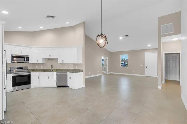 1133 Sw Trafalgar Pkwy, Cape Coral, Florida 33991