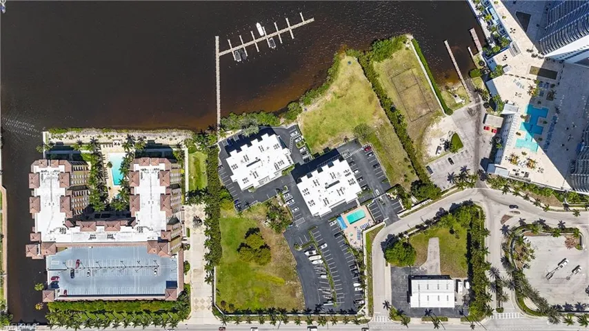 2885  Palm Beach  BLVD, Fort Myers, FL 33916