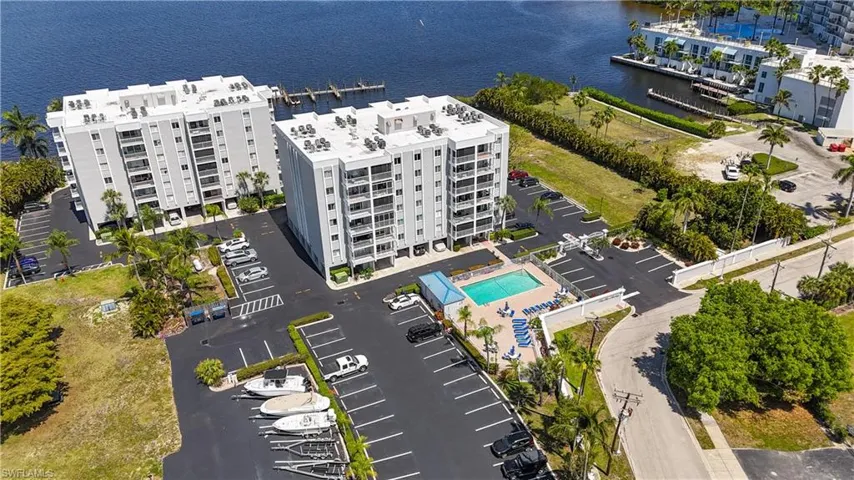 2885  Palm Beach  BLVD, Fort Myers, FL 33916