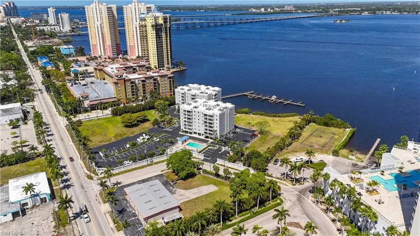 2885  Palm Beach  BLVD, Fort Myers, FL 33916