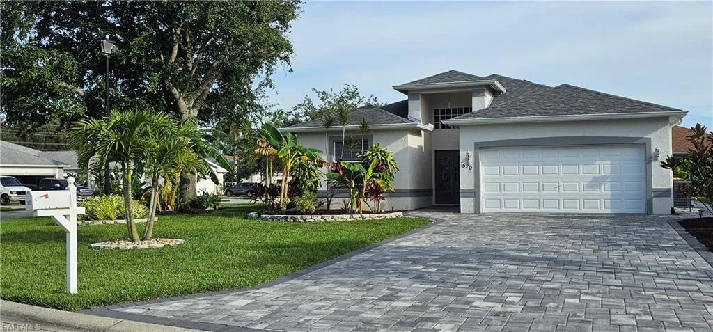 520 Crossfield Cir, Naples, Florida 34104