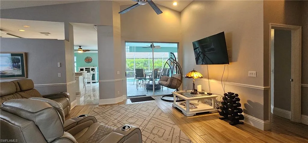 520 Crossfield Cir, Naples, Florida 34104