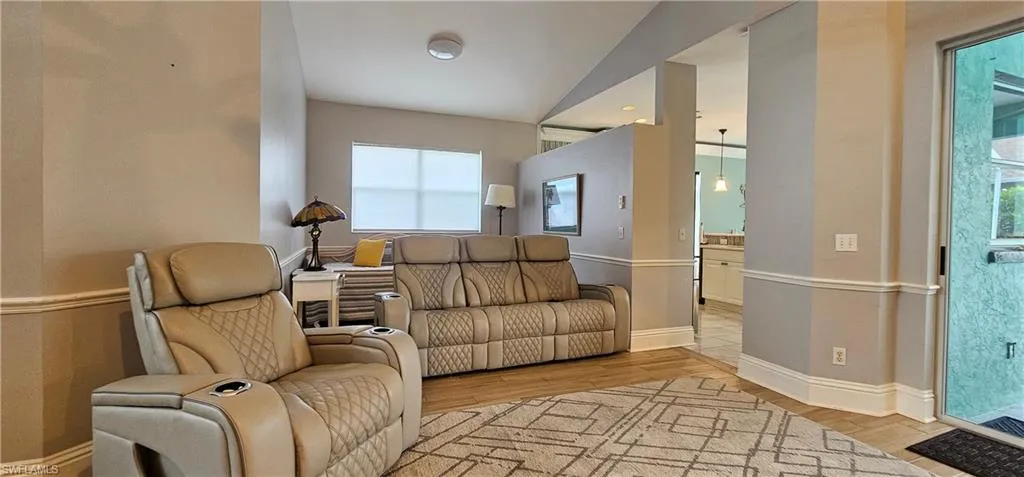 520 Crossfield Cir, Naples, Florida 34104